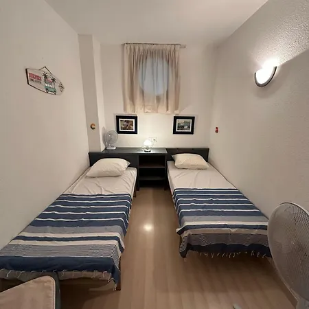 Bonito Piso Con Piscina Comunitaria Av-71 Roses