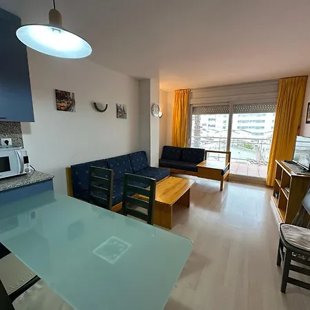 Bonito Piso Con Piscina Comunitaria Av-71 * Roses
